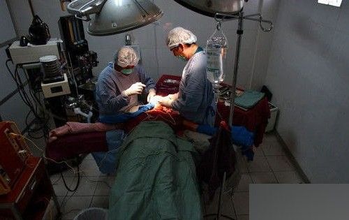 探秘國外令人觸目驚心的廉價整容