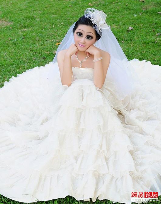 蛇精引發PS熱潮 全民惡搞掀高潮