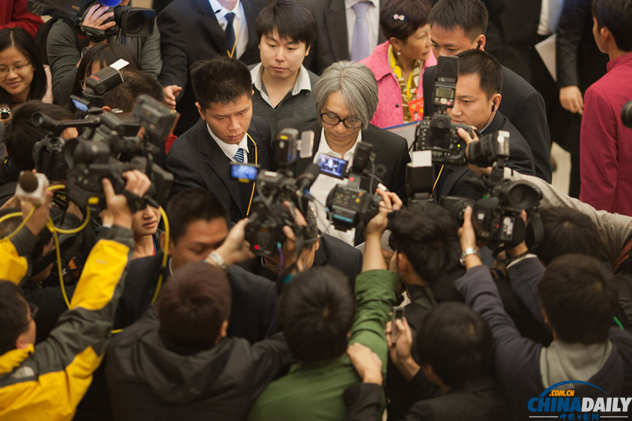 周星馳列席廣東人大開幕式