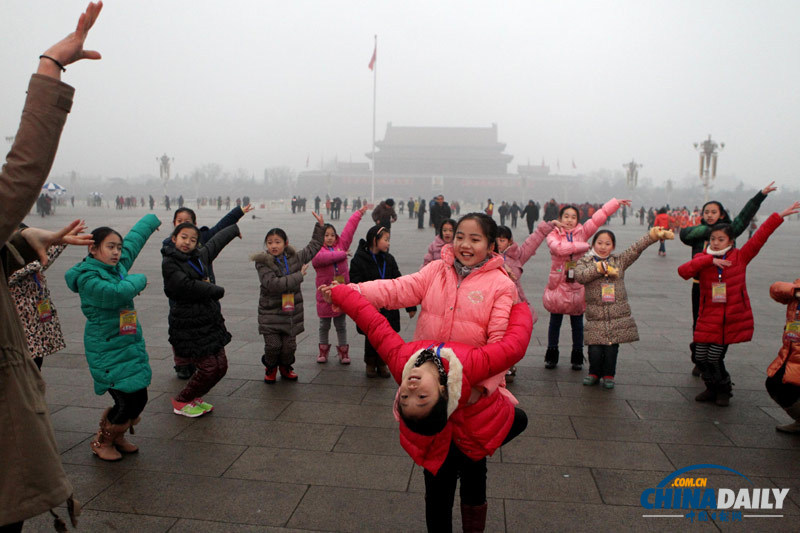 直擊北京凍雨夾霧霾天氣