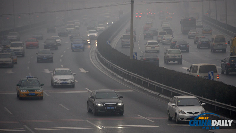 直擊北京凍雨夾霧霾天氣