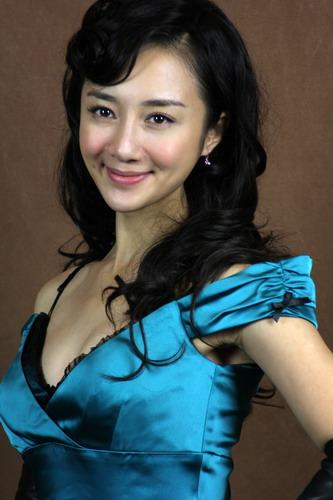 《我是歌手》淚點女走紅 盤點意外走紅的神秘觀眾