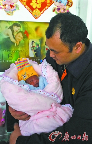 絕癥媽“換命”引產(chǎn)生下三斤兒 產(chǎn)子后癌細(xì)胞擴(kuò)散