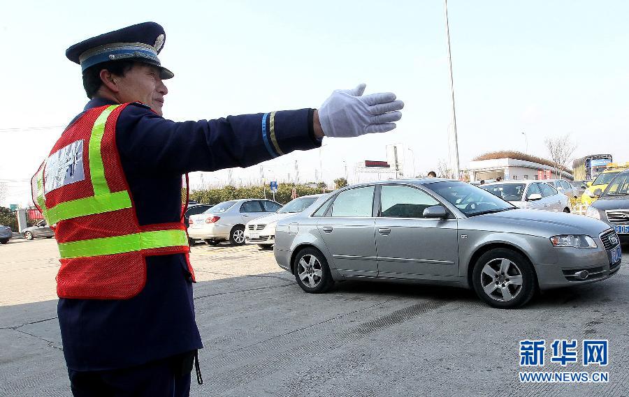 “春節(jié)，萬家團圓；他們，默默奉獻”崗位堅守者群像