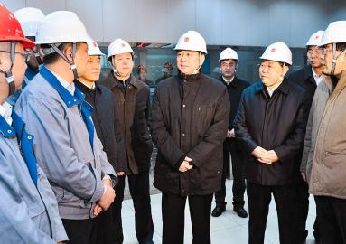 李小鵬和一線職工同迎佳節