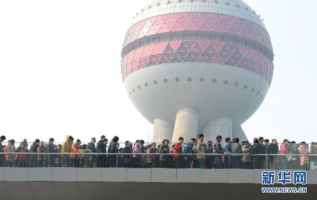 春節長假各地景區迎人潮