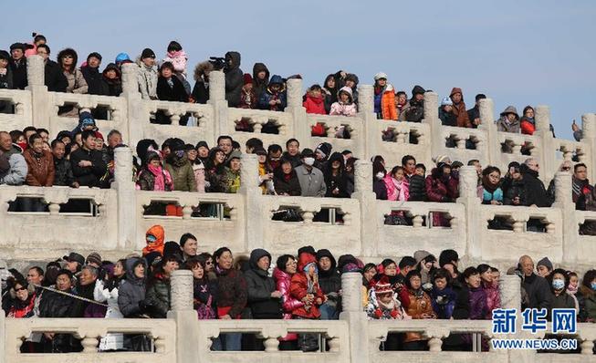 春節(jié)長假各地景區(qū)迎人潮