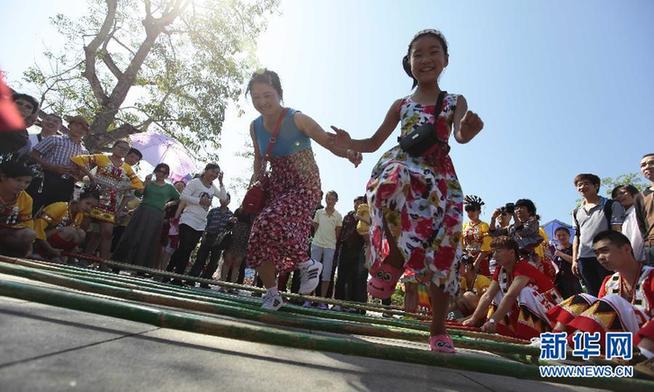 春節(jié)長假各地景區(qū)迎人潮