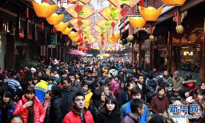 春節(jié)長(zhǎng)假各地景區(qū)迎人潮