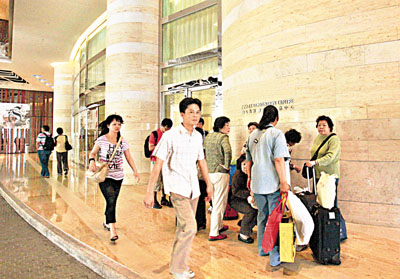 游客失宿事件令香江蒙羞 酒店房間幾近