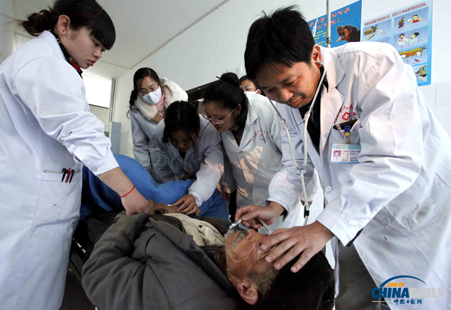 滇川交界4.9級地震已致云南巧家8人受傷