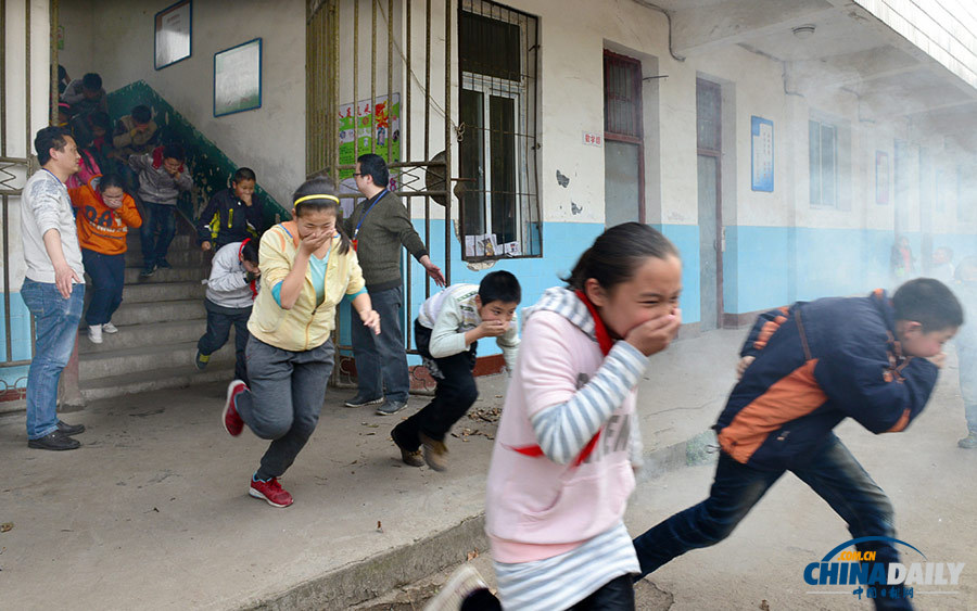 全國各地中小學開展“安全教育日”活動