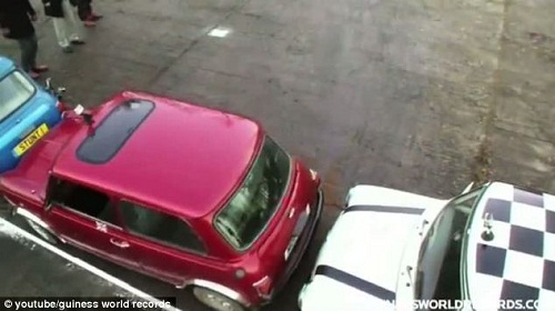 英國一對兄弟創最牛停車紀錄 “漂移”進入窄小車位