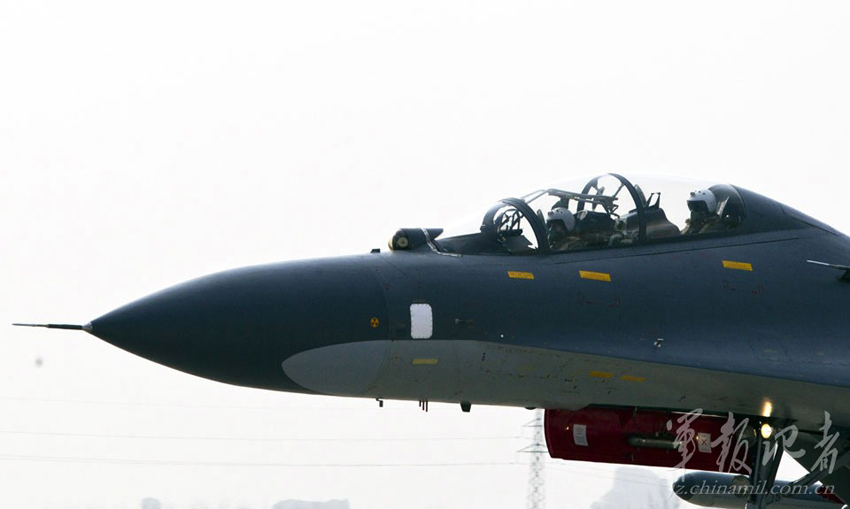 高清組圖：中國空軍蘇-27UBK型戰斗教練機