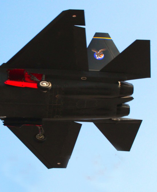 日媒稱中國(guó)殲31不如F35 技術(shù)“全靠盜竊”