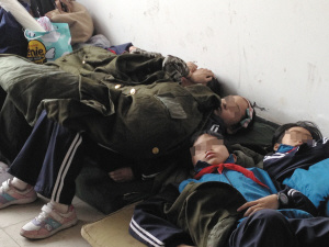 小學生運動會入場式一小時暈倒20人 體質堪憂(圖)