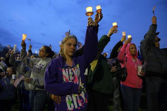 裝滿炸藥壓力鍋是“元兇” 現場可疑者照片引熱議