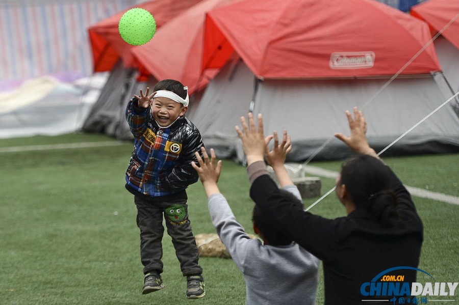 中國日報聚焦蘆山地震之 學生篇