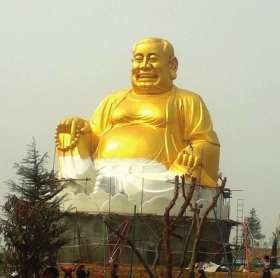 洛陽現大背頭彌勒金佛 園方：系創始人肖像(圖）