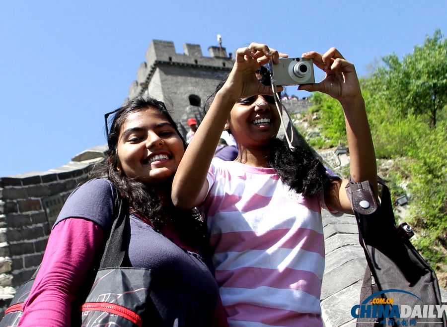 印度百人青年代表團游覽長城、故宮