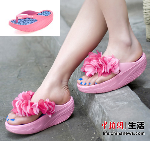 人字拖洞洞鞋 夏日潮流美鞋暗藏健康隱患(組圖)