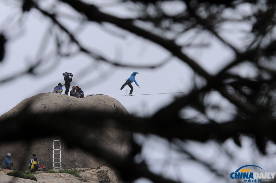 九仙山頂?shù)耐跽郀帄Z戰(zhàn)：扁帶王陳暉成功挑戰(zhàn)700米破紀(jì)錄