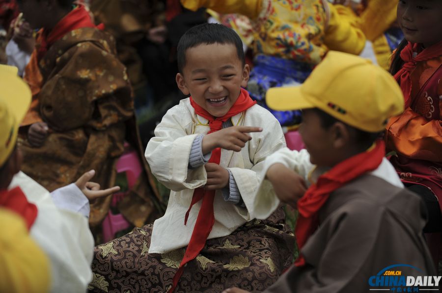 拉薩兒童歡慶兒童節(jié)