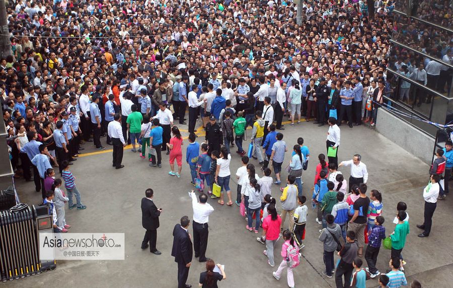 中國日報一周圖片精選：大學生畢業設計展