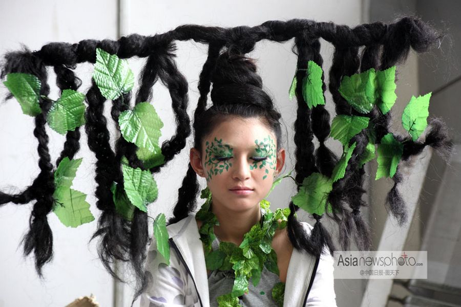 中國日報一周圖片精選：大學生畢業設計展