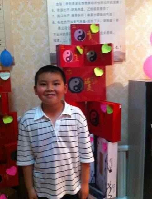 近日多地市民排隊做艾客思溫灸