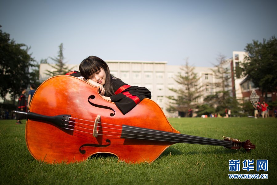 高校招生創(chuàng)新頻使“美人計”：接地氣or浮躁？