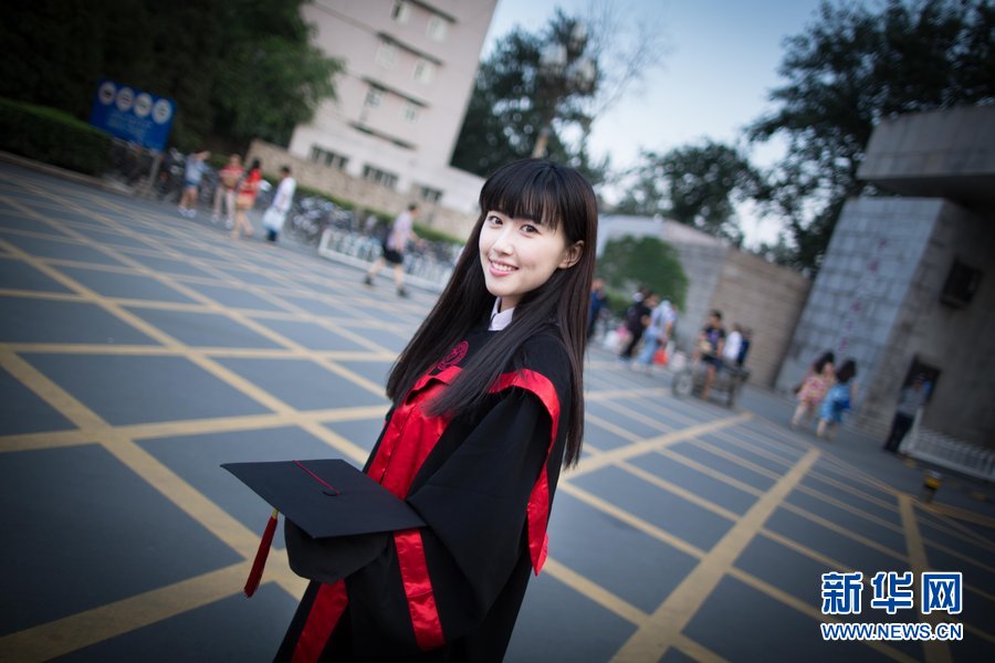 高校招生創新頻使“美人計”：接地氣or浮躁？