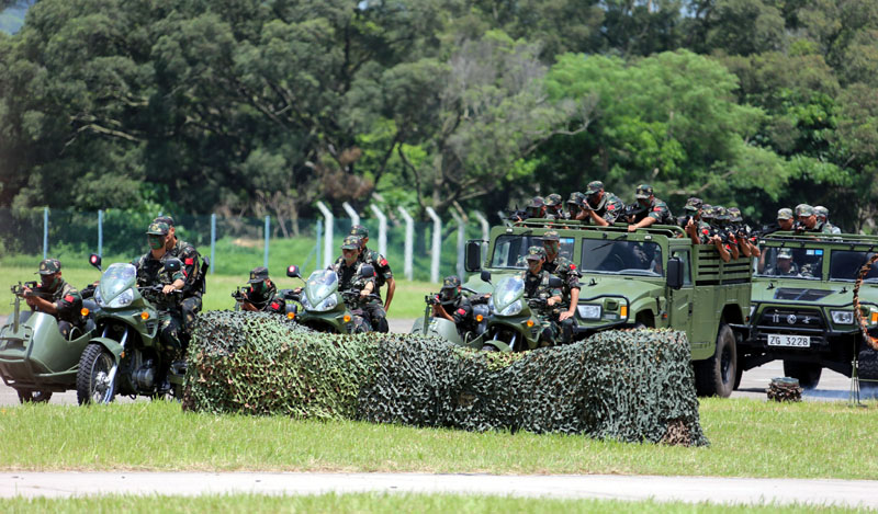 高清：駐港部隊舉行“軍營開放日”活動