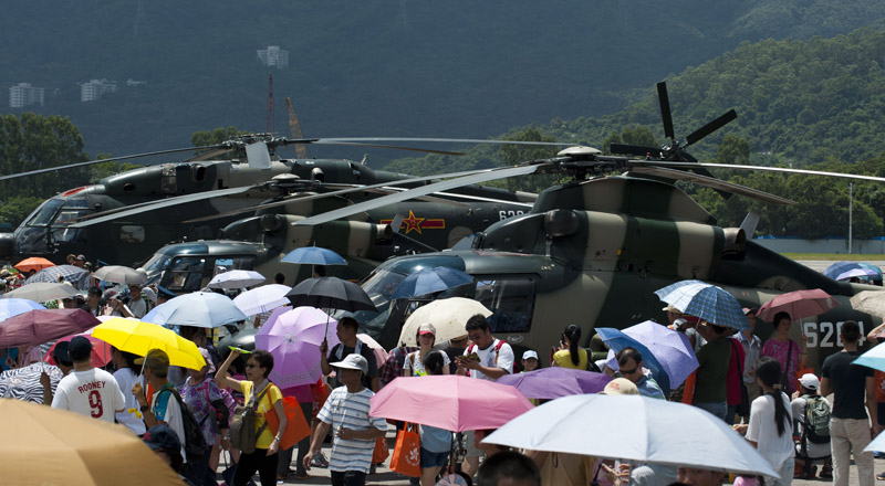 高清：駐港部隊舉行“軍營開放日”活動