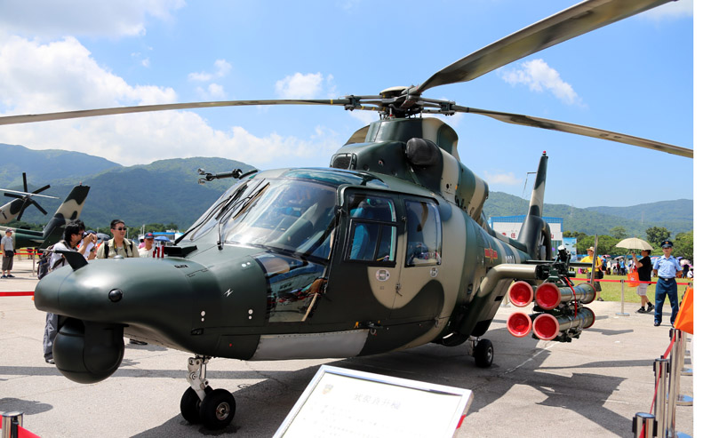 高清：駐港部隊(duì)舉行“軍營(yíng)開放日”活動(dòng)