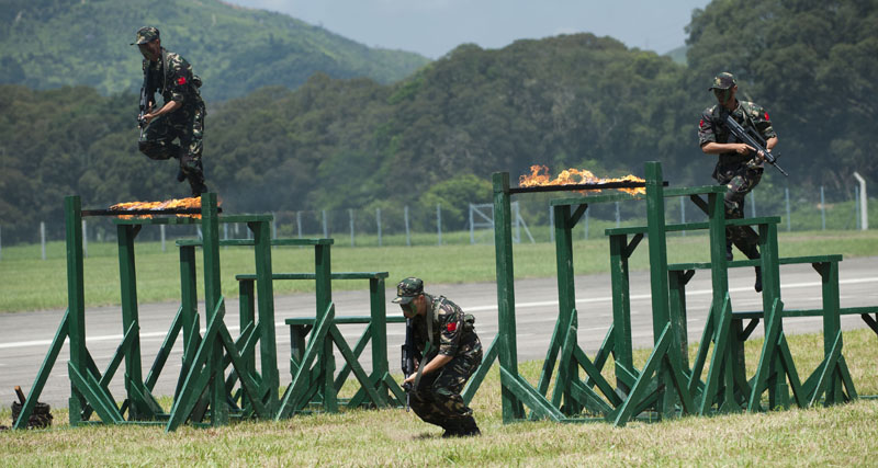 高清：駐港部隊舉行“軍營開放日”活動