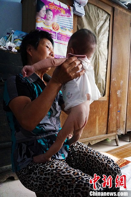 河南“饑餓娃娃”身體恢復良好 未來去向不定