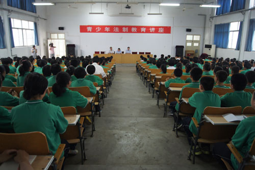 刑庭法官舉辦青少年法制講座及法庭開放日活動