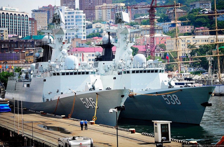 威風凜凜：老外拍中國戰(zhàn)艦群威猛集結場面