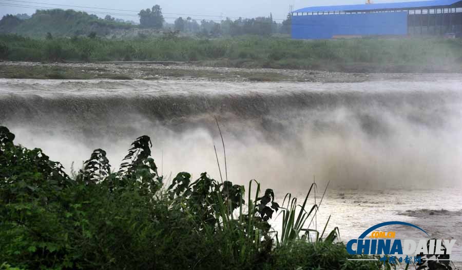 高清組圖：川西第一橋川西大橋垮塌