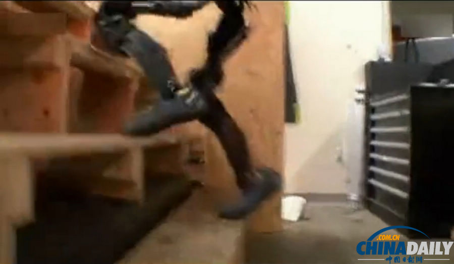 組圖：美軍研制最新戰爭機器人能跑會跳像