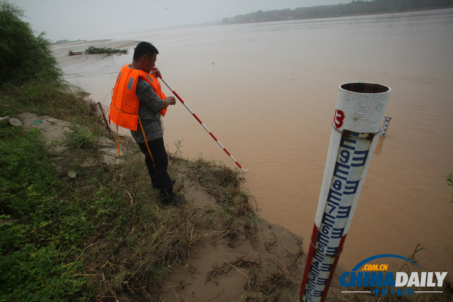 圖片故事：黃河邊上的守夜人