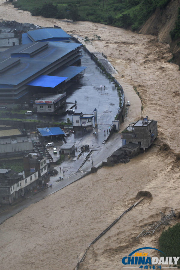 云南昭通大關縣遭遇洪災 交通通信中斷5萬余人受災