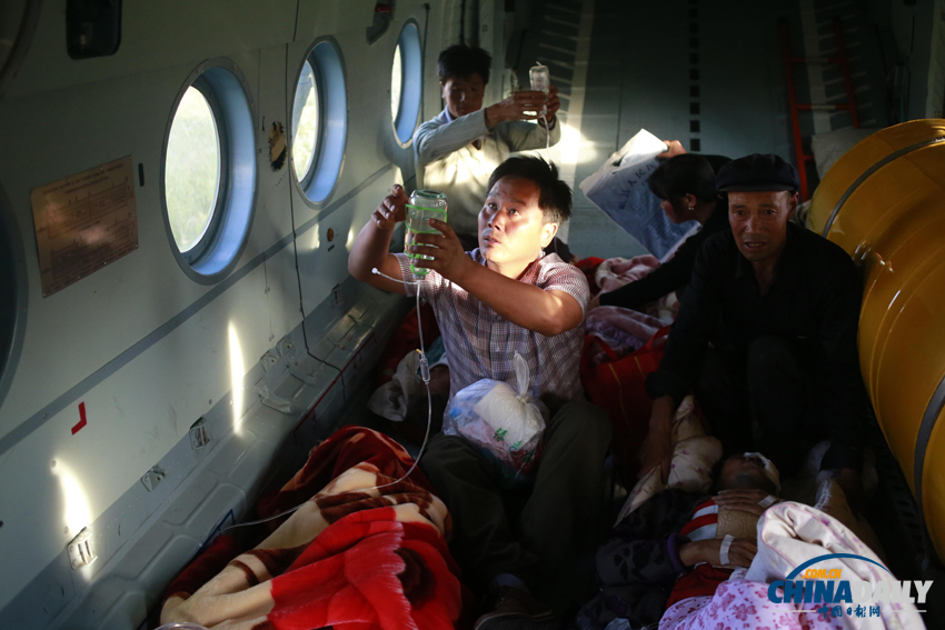 甘肅岷縣：直升機轉移傷員