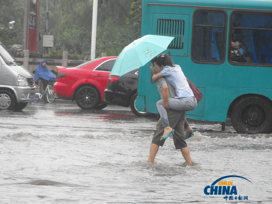 高清組圖：強降雨襲濟南 城區部分路段積水嚴重