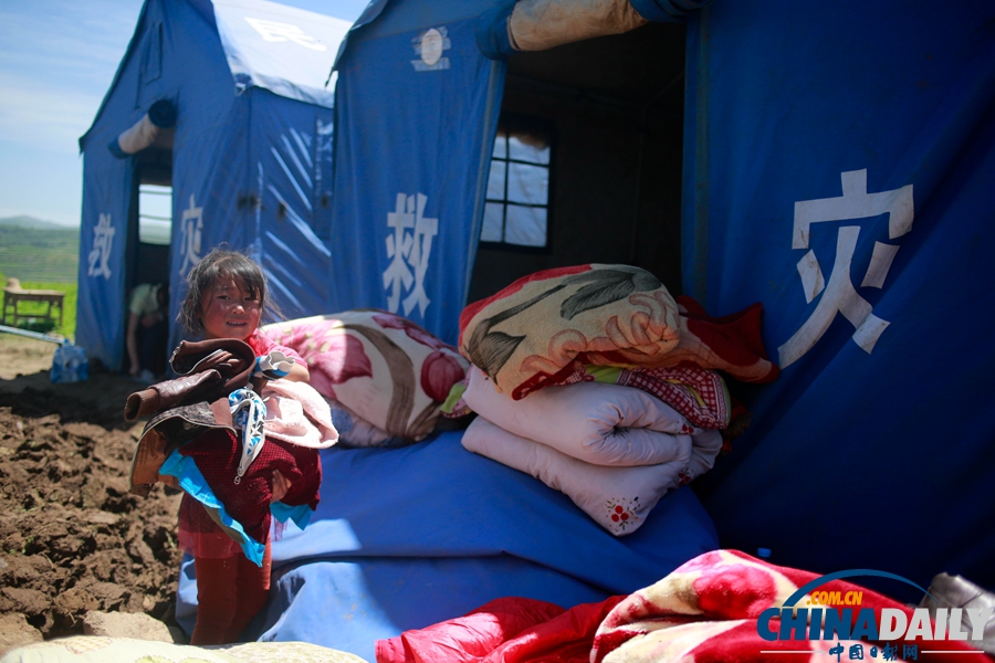 震區(qū)表情：甘肅定西6.6級地震災(zāi)后見聞