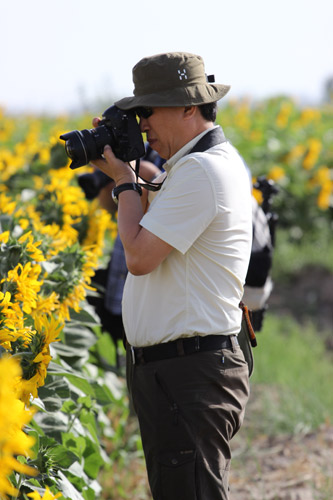 亞洲主流媒體齊聚“敬業”總部葵花生態園 交口稱贊“西部人”葵花油