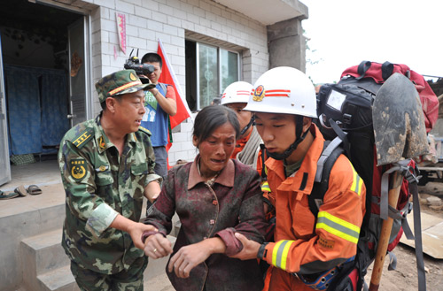 爭分奪秒、搶救生命：甘肅消防總隊發出抗震救災總攻動員令