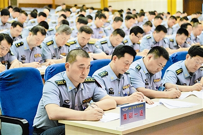 一步一動(dòng)，為了強(qiáng)軍目標(biāo)落地生根