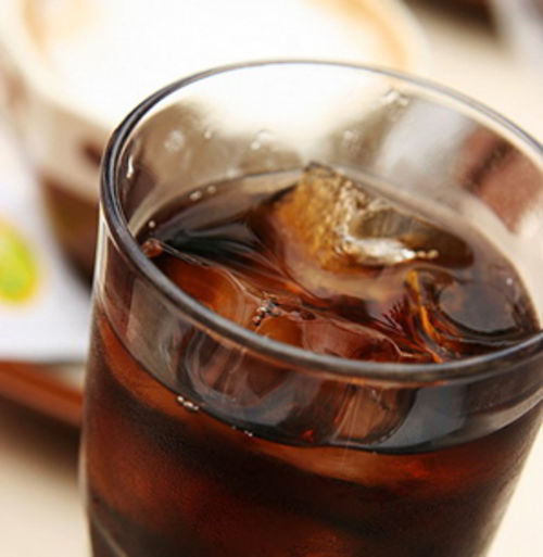 農(nóng)婦暴飲可樂死 胃像爆炸的氣球破爛無彈性